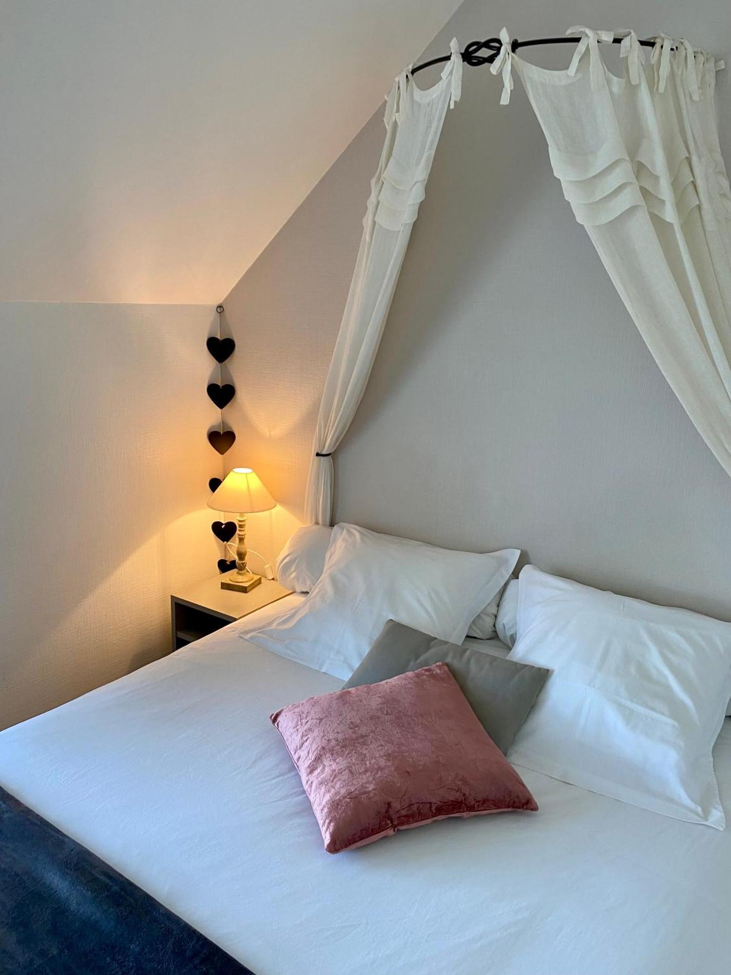 Le Relais De La Hardiesse 6Km Mont St Michel - Chambres Doubles - Suite Spa Privatif Courtils Экстерьер фото
